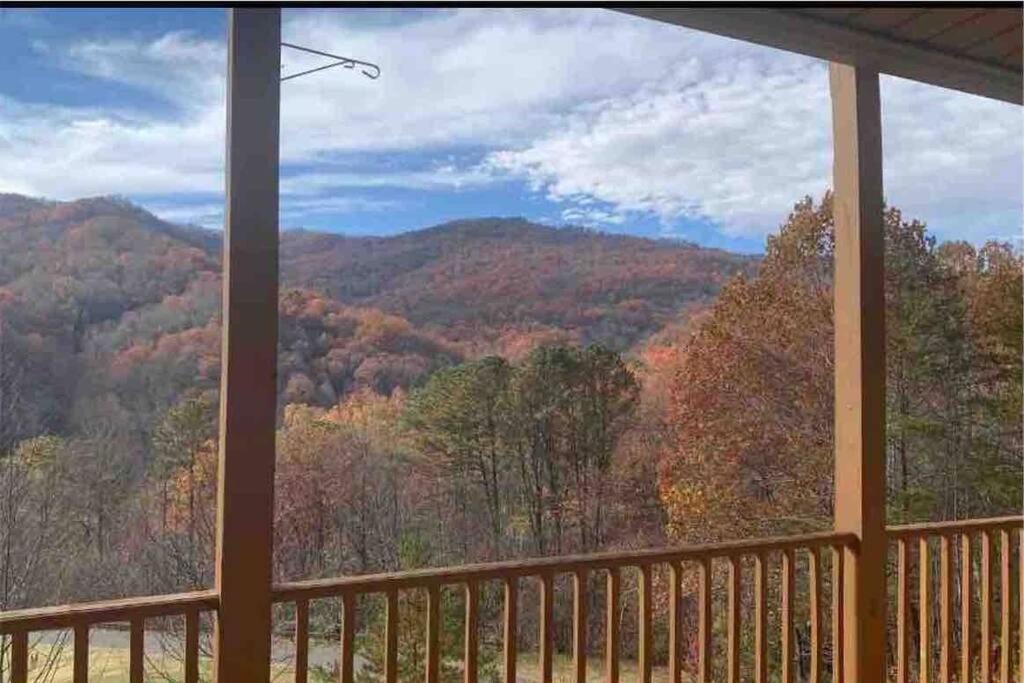 Condo With Stunning Mountain And 6Th Green Views Near Harrahs Cherokee Bryson City Whittier ภายนอก รูปภาพ