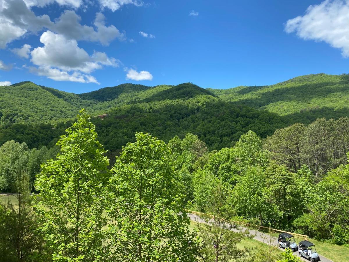Condo With Stunning Mountain And 6Th Green Views Near Harrahs Cherokee Bryson City Whittier ภายนอก รูปภาพ