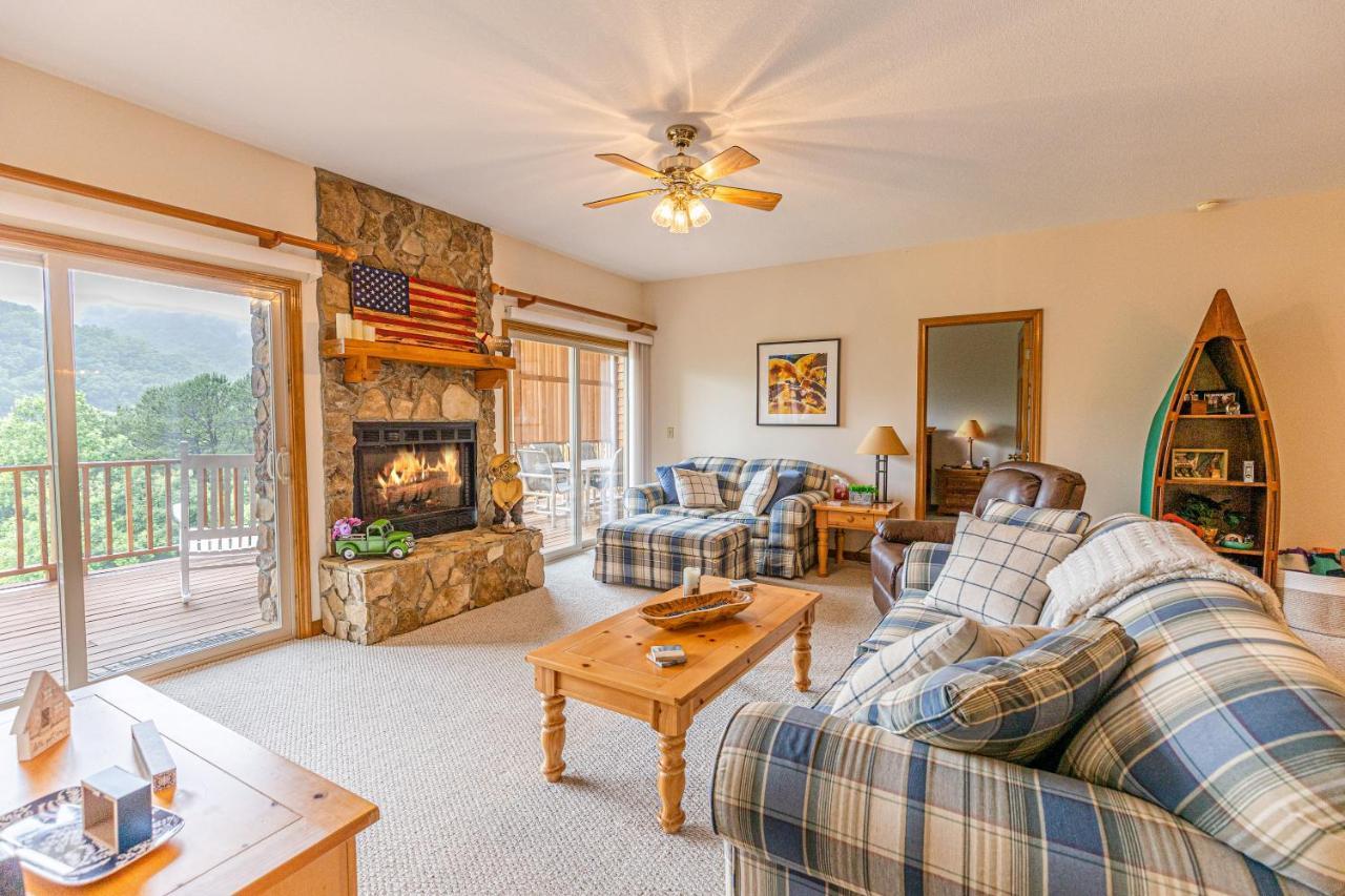 Condo With Stunning Mountain And 6Th Green Views Near Harrahs Cherokee Bryson City Whittier ภายนอก รูปภาพ